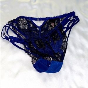 Victoria’s Secret Very Sexy Strappy Butterfly Lace Straps Women’s Panties